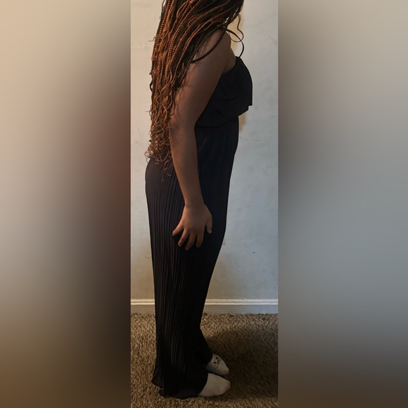 Women’s Sleeveless Jumpsuit - Picture 1 of 2